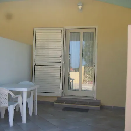 ベッド・アンド・ブレックファスト Le Mimose *